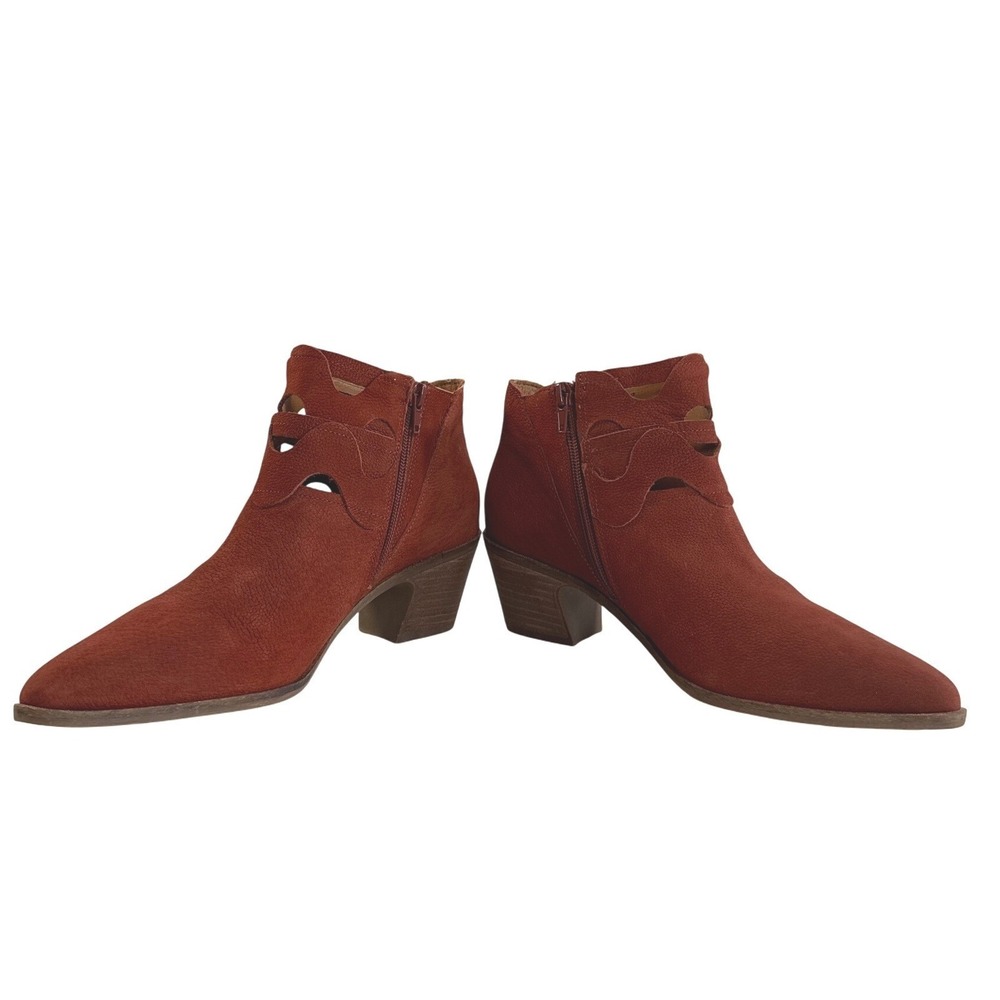 LUCKY BRAND Women's Maroon Suede Ankle Boots Cutout Side Zip Block Heel 8M 38.5 - Picture 4 of 10